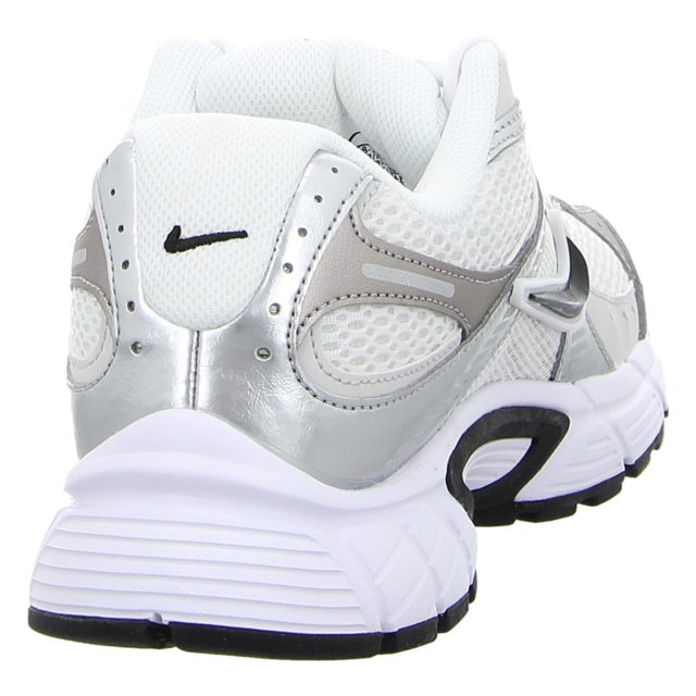 Nike - HJ5228 104 - Mens V5 RNR - white/black-vast grey-college - Sneaker